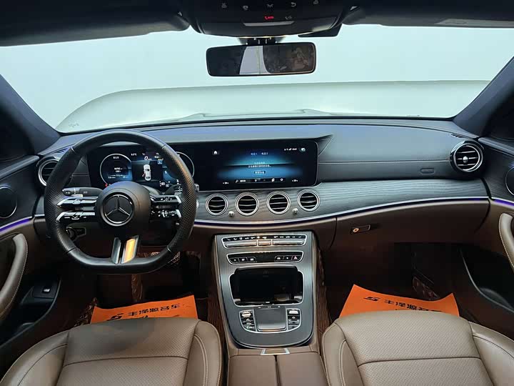 Photo 9 - Mercedes-Benz E-Class