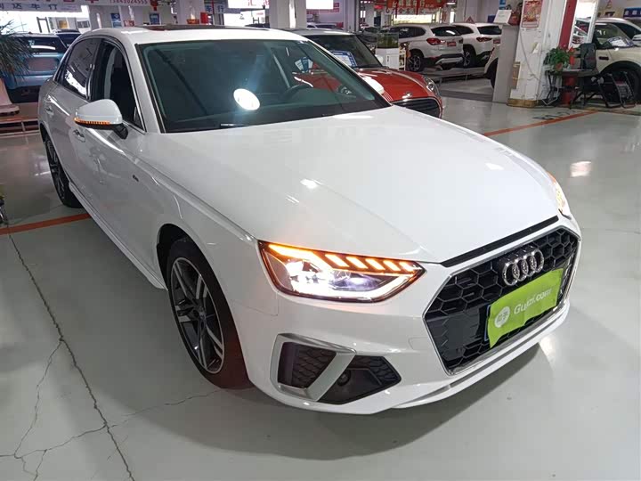 Фото 4 - Audi A4L