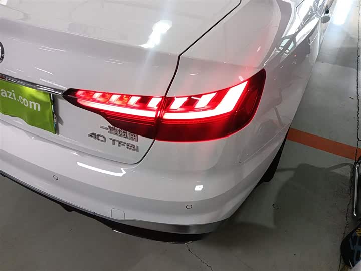 Фото 8 - Audi A4L