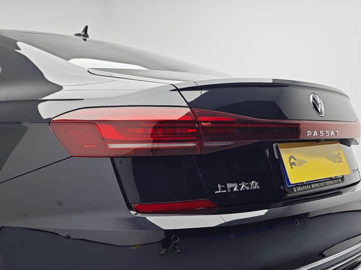 Фото 7 - Volkswagen Passat