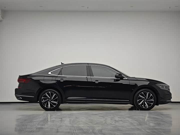 Фото 8 - Volkswagen Passat