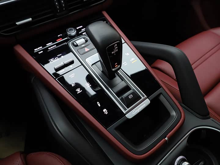 Фото 2 - Porsche Cayenne