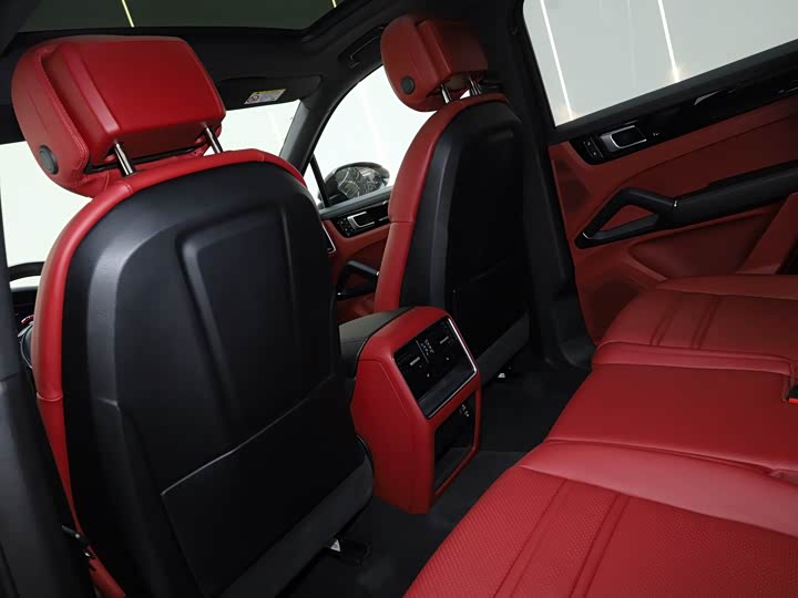 Фото 5 - Porsche Cayenne