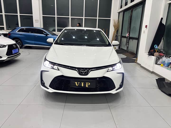 Фото 1 - Toyota Corolla