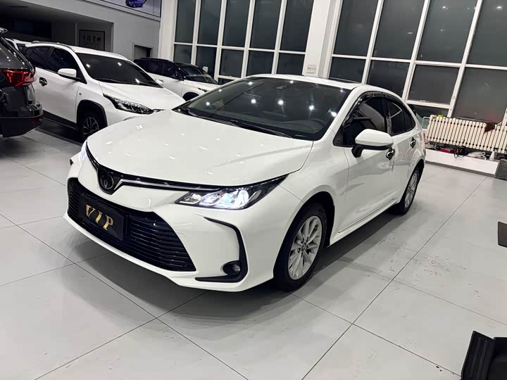 Фото 3 - Toyota Corolla