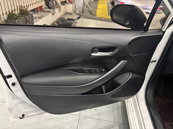 Фото 8 - Toyota Corolla