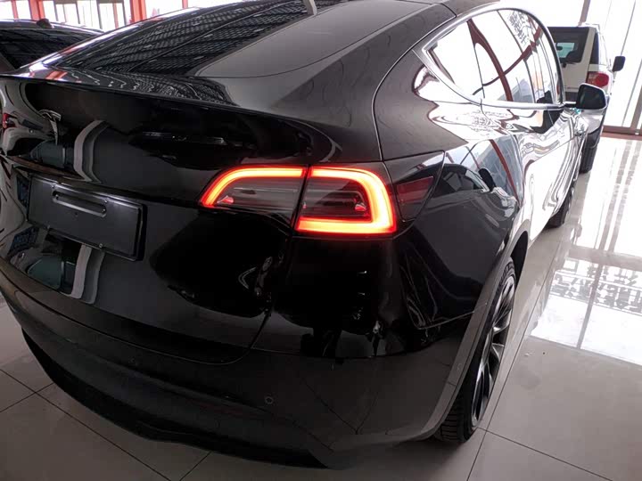 Фото 8 - Tesla Model Y