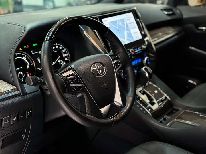 Фото 4 - Toyota Alphard