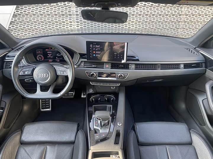 Фото 8 - Audi A4L