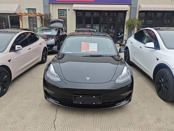 Фото 2 - Tesla Model 3