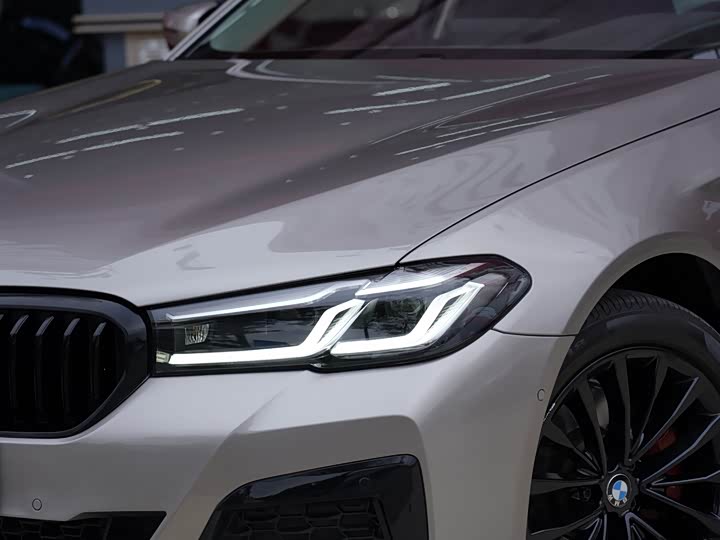 Фото 3 - BMW 5 Series