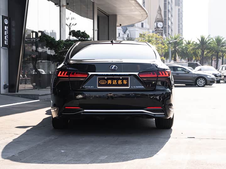 Фото 5 - Lexus LS