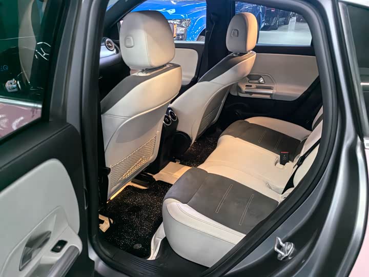 Фото 6 - Mercedes-Benz EQA