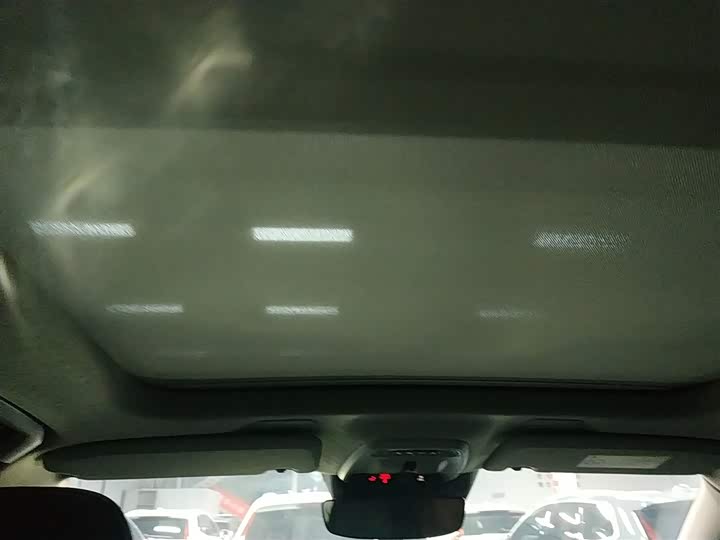 Фото 8 - Volvo XC40