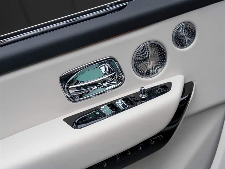 Фото 4 - Rolls-Royce Cullinan