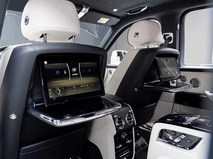 Фото 8 - Rolls-Royce Cullinan