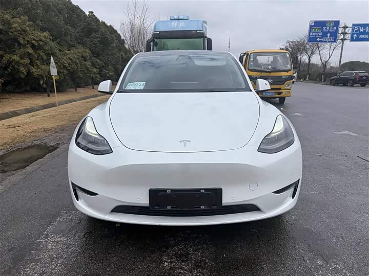 Фото 3 - Tesla Model Y