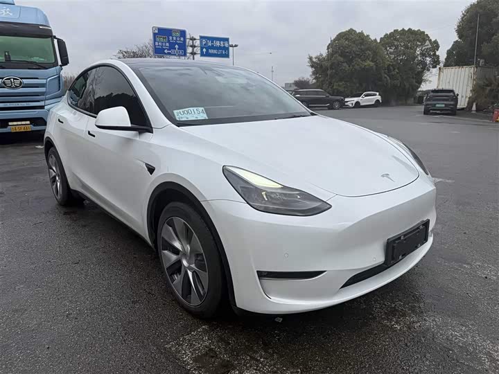 Фото 4 - Tesla Model Y