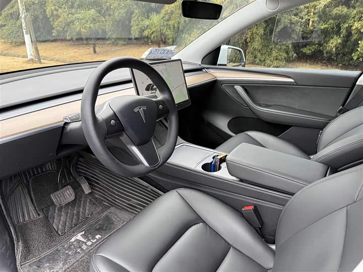 Фото 7 - Tesla Model Y