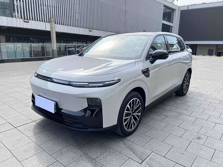 Фото 1 - Leapmotor B10