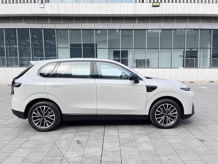 Фото 9 - Leapmotor B10