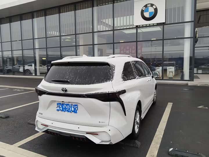 Фото 7 - Toyota Granvia