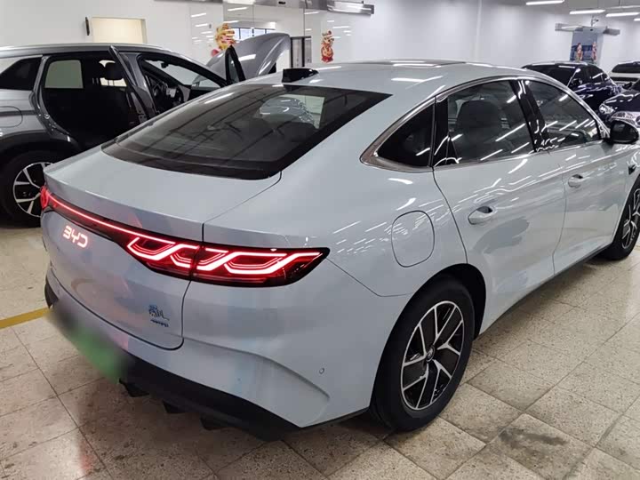 Фото 7 - BYD Qin L