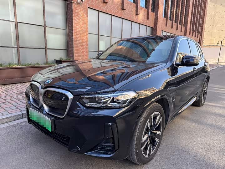 Фото 1 - BMW iX3