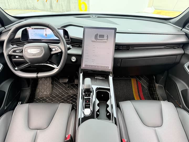 Фото 7 - Geely Atlas