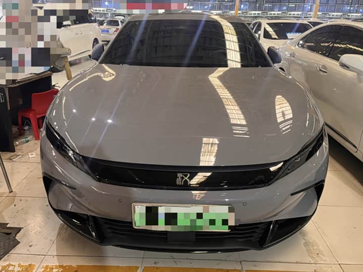 Фото 2 - BYD Han