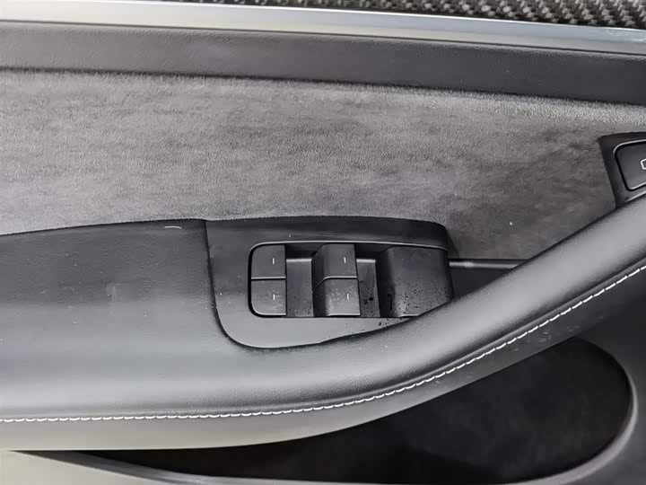 Фото 9 - Tesla Model Y