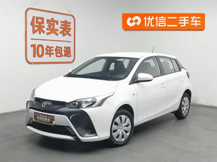 Фото 1 - Toyota Yaris L Hatchback