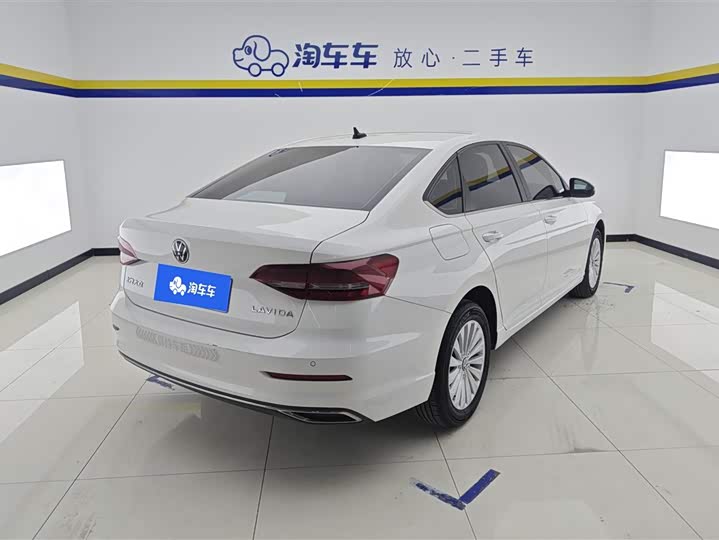 Фото 3 - Volkswagen Lavida