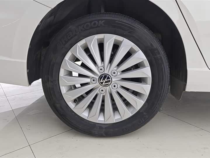 Фото 6 - Volkswagen Lavida