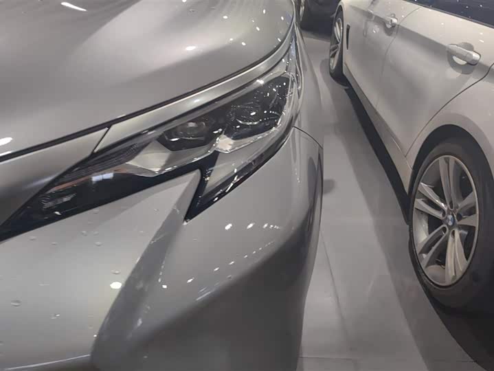 Фото 5 - Toyota Sienna