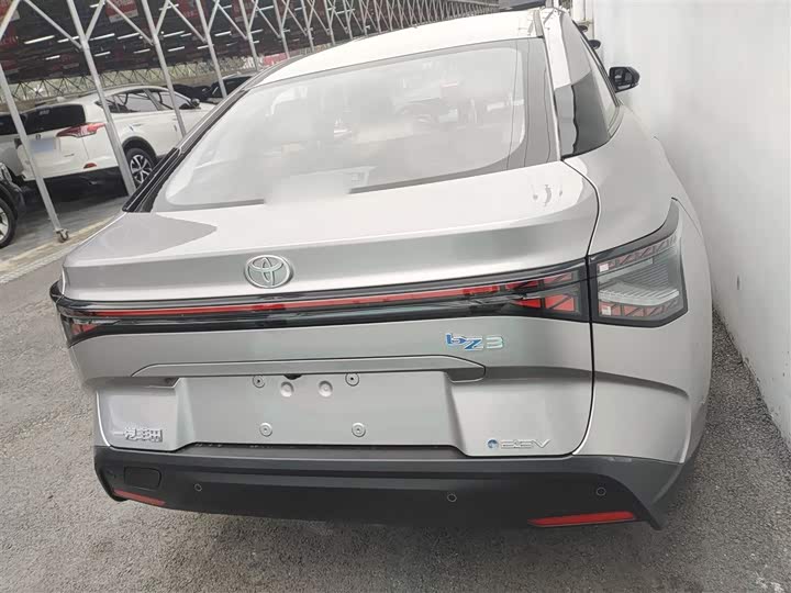 Фото 6 - Toyota bZ3