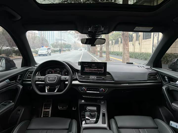 Фото 6 - Audi Q5L