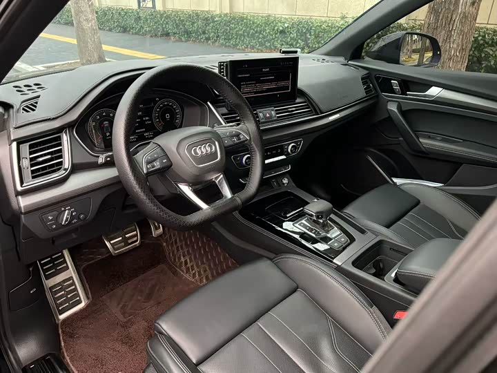 Фото 7 - Audi Q5L