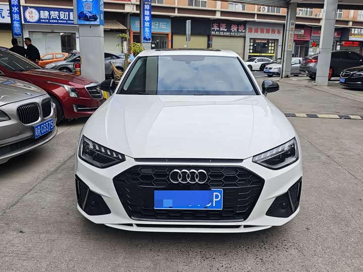 Фото 2 - Audi A4L