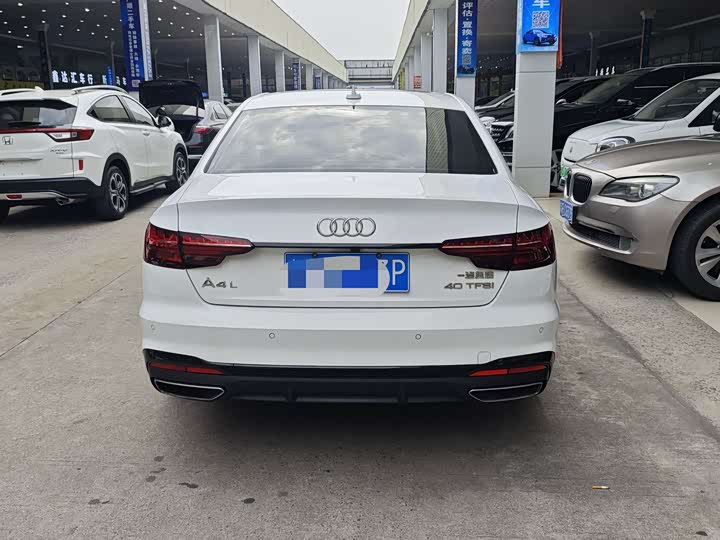 Фото 4 - Audi A4L