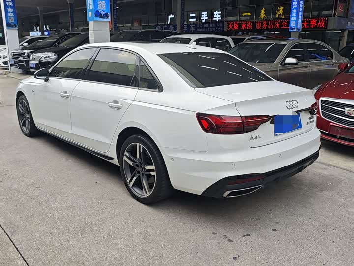 Фото 5 - Audi A4L