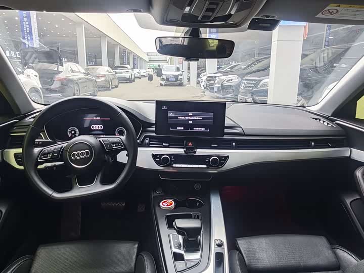 Фото 9 - Audi A4L