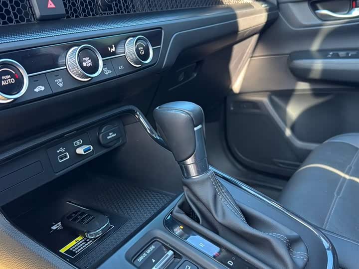 Фото 8 - Honda CR-V