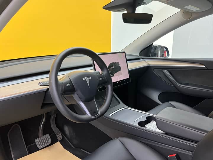 Фото 4 - Tesla Model Y