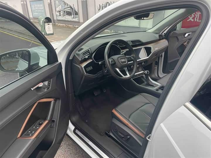 Фото 8 - Audi Q3