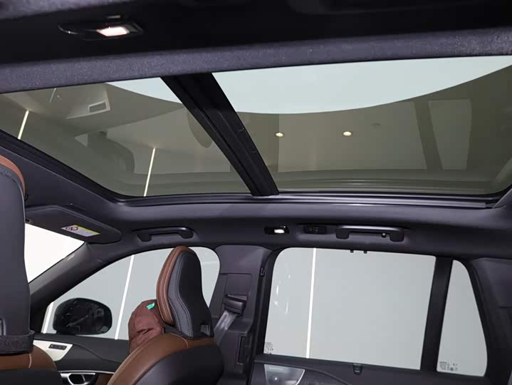 Фото 8 - Volvo XC90 Hybrid