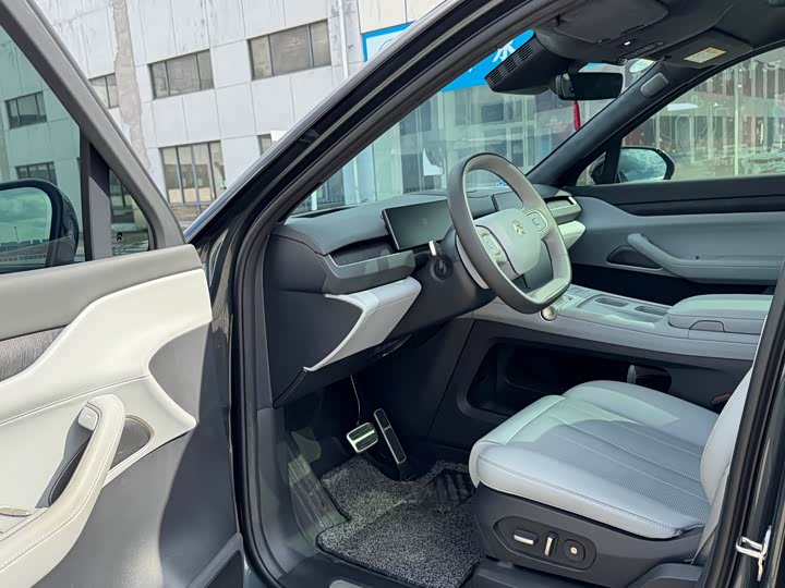 Фото 4 - Nio ES8