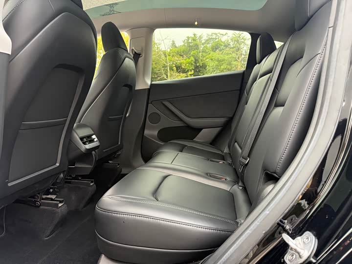 Фото 6 - Tesla Model Y