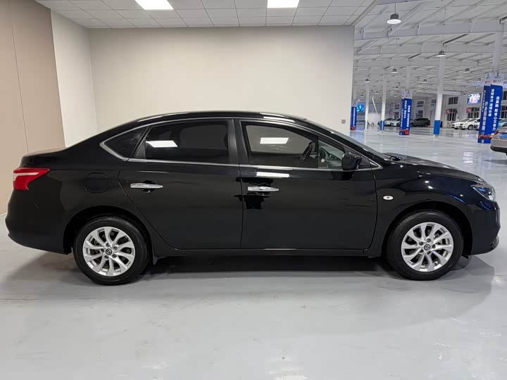 Фото 8 - Nissan Sylphy