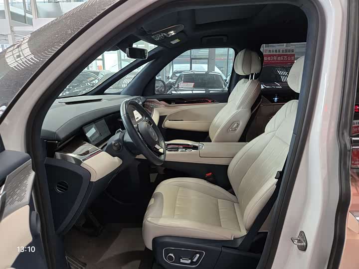 Фото 3 - Zeekr 009